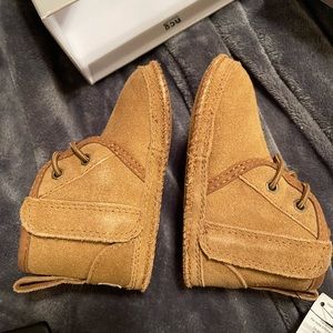 UGG ‘Baby Neumel’ CHESTNUT baby booties NEVER WORN.